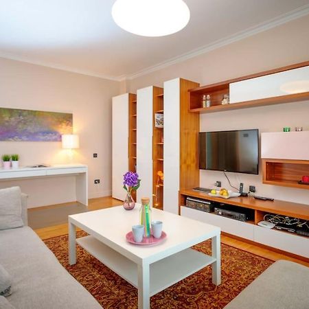 Green Apartment - Top Location, Near City Center! Sofya Dış mekan fotoğraf