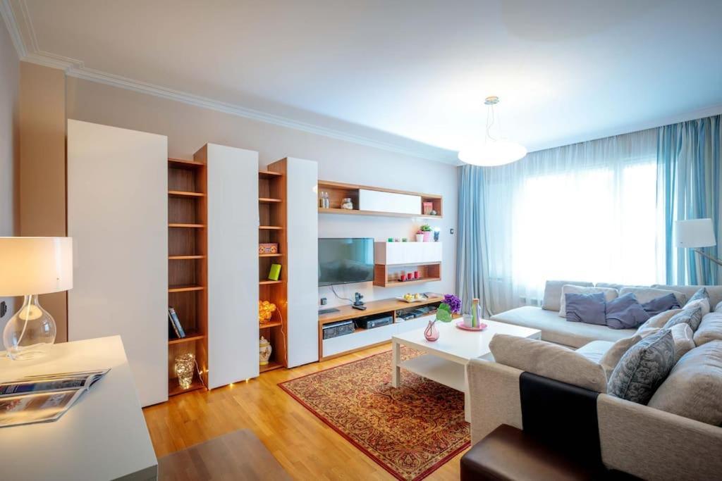 Green Apartment - Top Location, Near City Center! Sofya Dış mekan fotoğraf