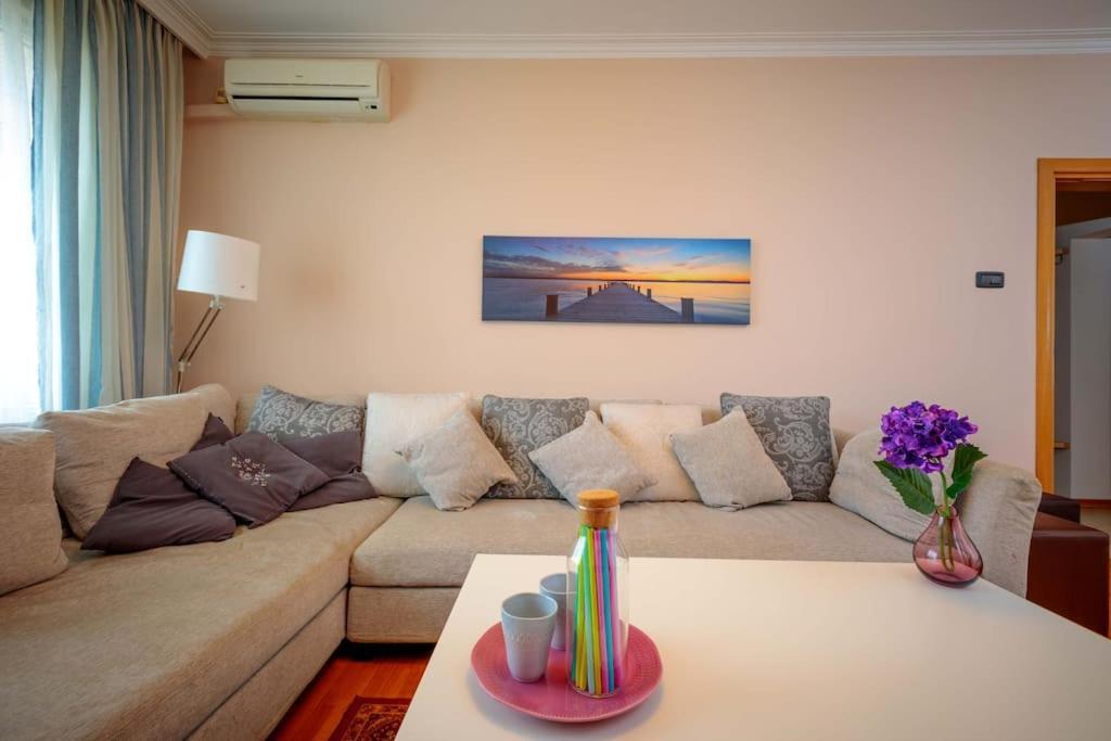 Green Apartment - Top Location, Near City Center! Sofya Dış mekan fotoğraf