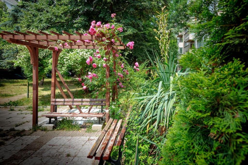 Green Apartment - Top Location, Near City Center! Sofya Dış mekan fotoğraf