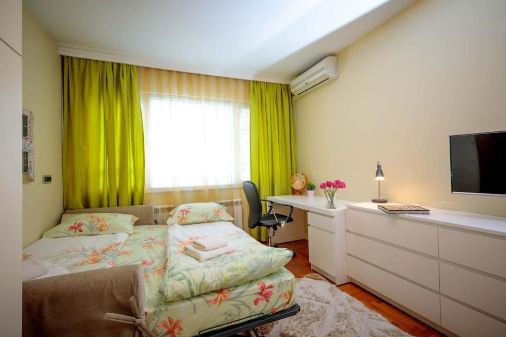 Green Apartment - Top Location, Near City Center! Sofya Dış mekan fotoğraf